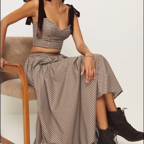 Reformation Magnolia Two Piece
Reformation x Kacey Musgraves - Picture 3 of 12